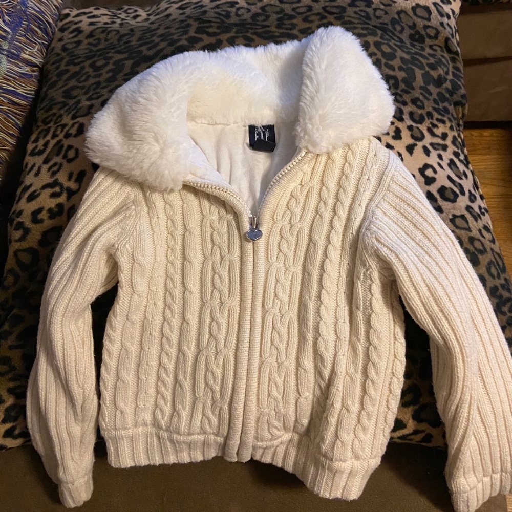 Pull over sweater